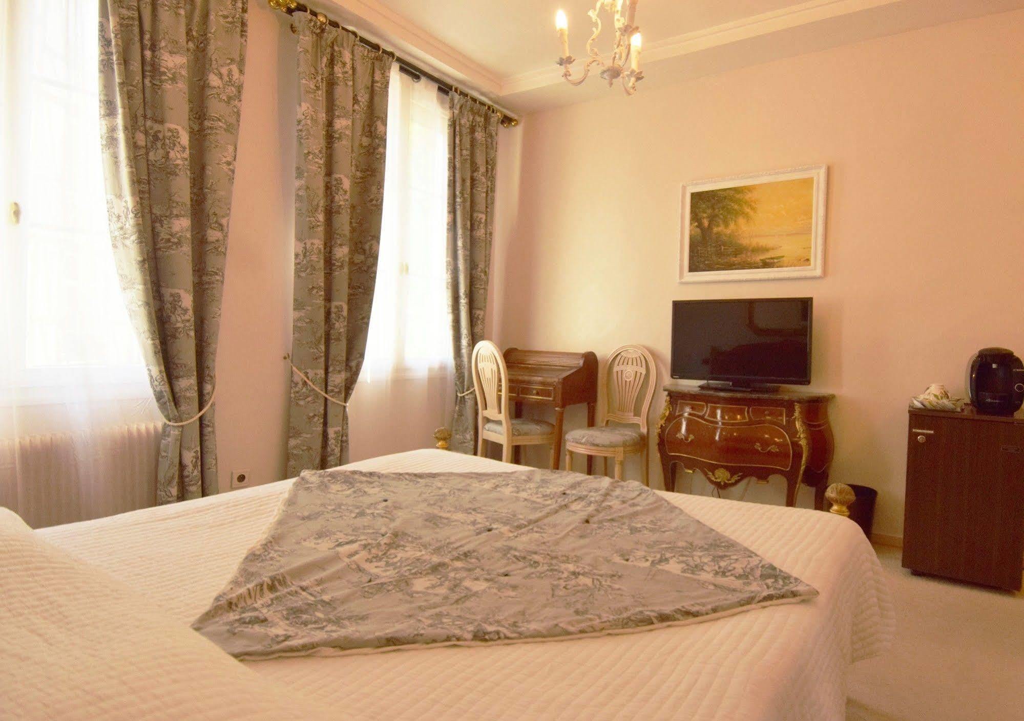 Hotel Dandy Centre 3*