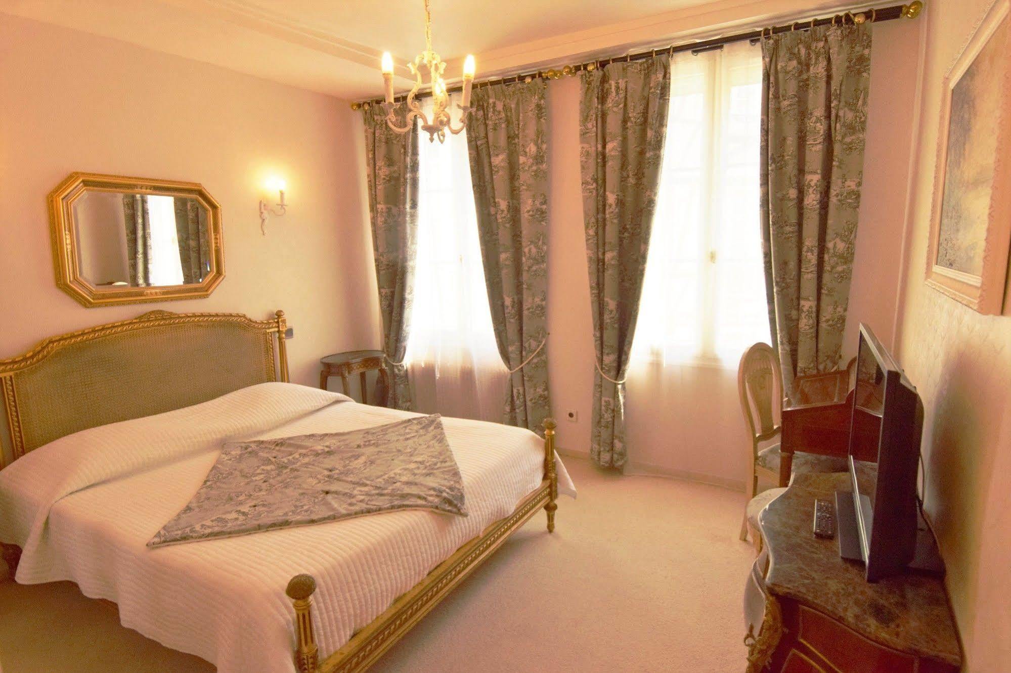 Hotel Dandy Centre 3*